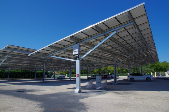 Parking Photovoltaïque : Les Avantages de l’Ombrière Solaire pour une Mairie